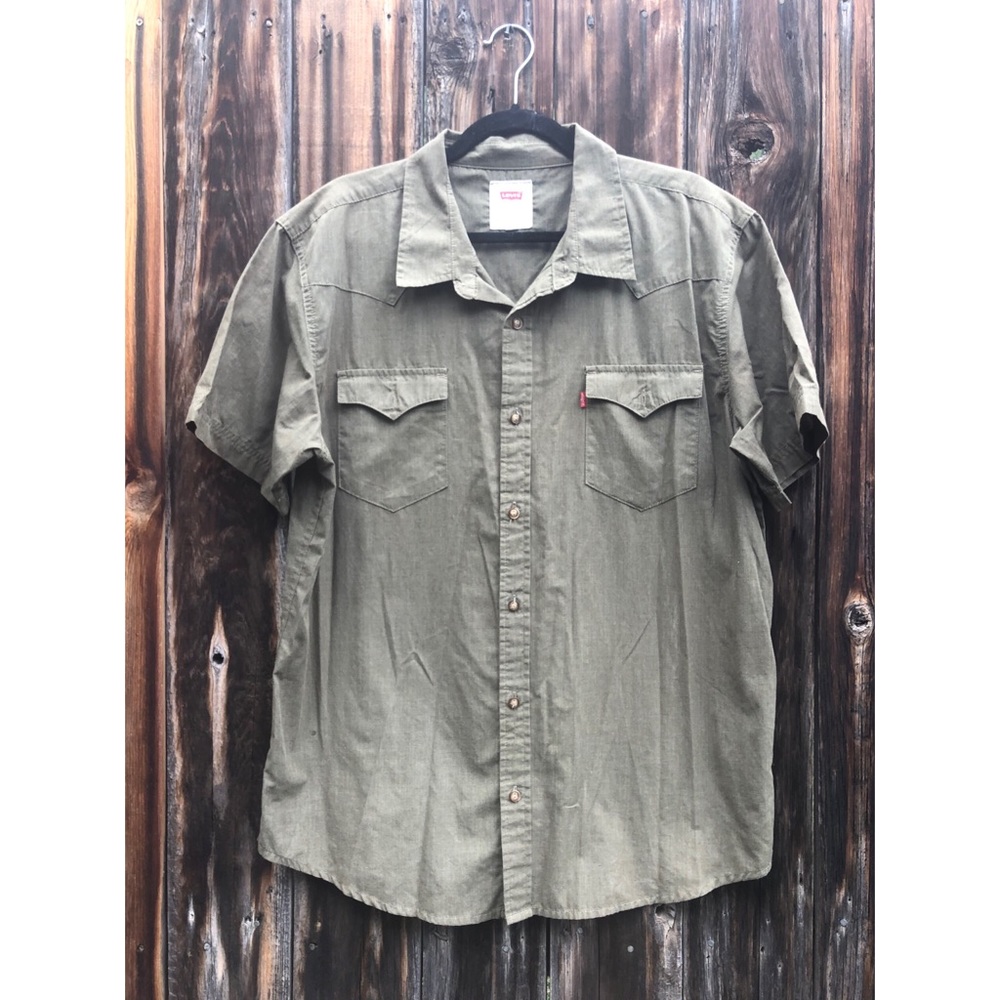 Levi’s Button Down